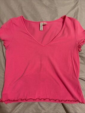 Divided Hot Pink V-Neck Lettuce-Edge Crop Top